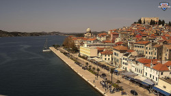 Nábřeží a město