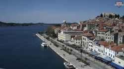 Nábřeží a město