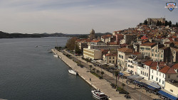 Nábřeží a město