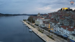 Nábřeží a město