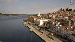 Nábřeží a město