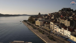 Nábřeží a město