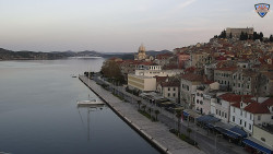 Nábřeží a město