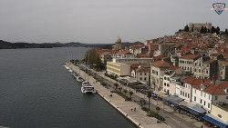 Nábřeží a město