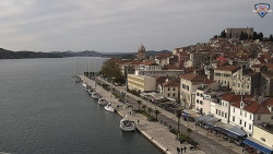 Nábřeží a město