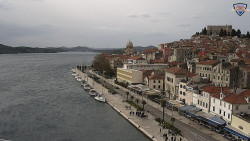 Nábřeží a město