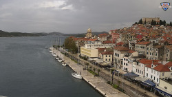 Nábřeží a město