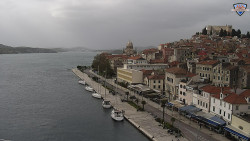 Nábřeží a město