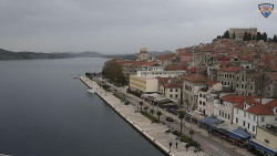 Nábřeží a město