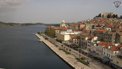 Nábřeží a město