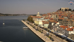 Nábřeží a město