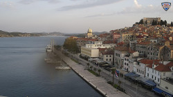 Nábřeží a město