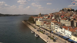 Nábřeží a město