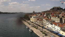 Nábřeží a město