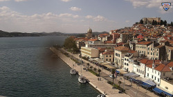 Nábřeží a město