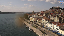 Nábřeží a město