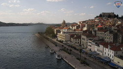 Nábřeží a město