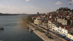 Nábřeží a město