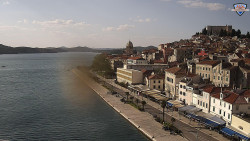 Nábřeží a město