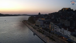 Nábřeží a město