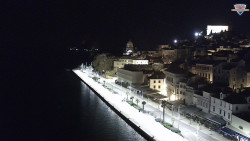 Nábřeží a město