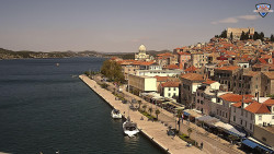 Nábřeží a město