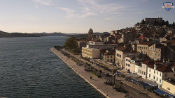 Nábřeží a město