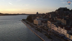 Nábřeží a město