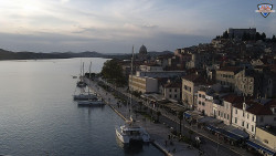 Nábřeží a město