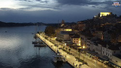 Nábřeží a město