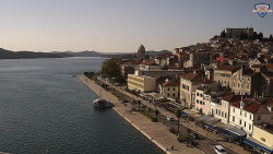 Nábřeží a město