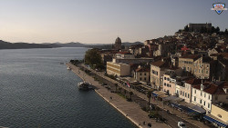 Nábřeží a město