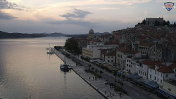 Nábřeží a město