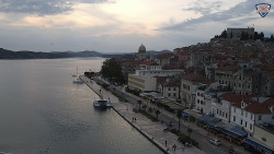 Nábřeží a město