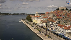 Nábřeží a město