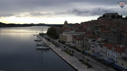 Nábřeží a město