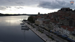 Nábřeží a město