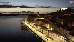 Nábřeží a město