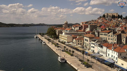 Nábřeží a město