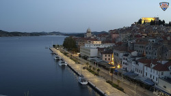 Nábřeží a město