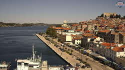 Nábřeží a město