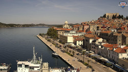 Nábřeží a město