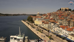 Nábřeží a město