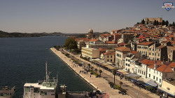 Nábřeží a město