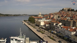 Nábřeží a město