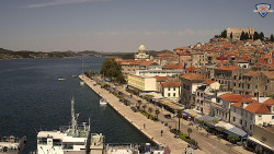 Nábřeží a město