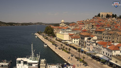 Nábřeží a město