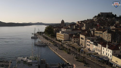 Nábřeží a město