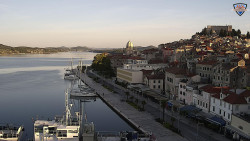 Nábřeží a město