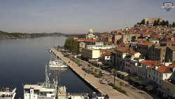 Nábřeží a město